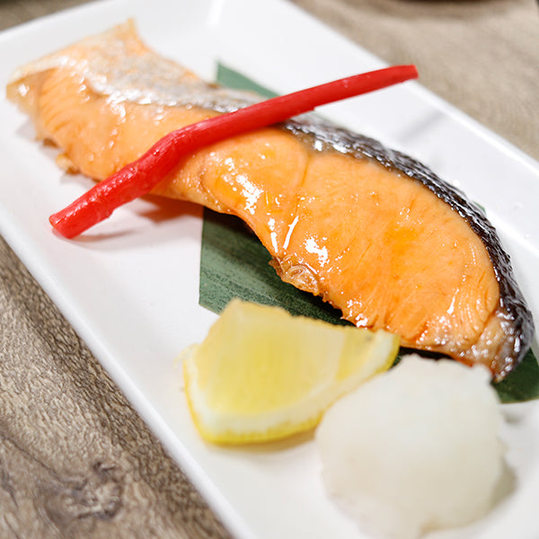 カネハチフーズ サーモンセット 冷凍(銀鮭寒風干し100g×4枚・スモークサーモン100g×4パック【送料無料】