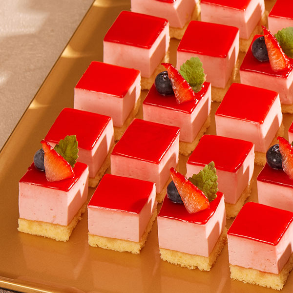 ベルリーベ カットケーキ ストロベリー(とちおとめ苺果汁使用)49個 冷凍