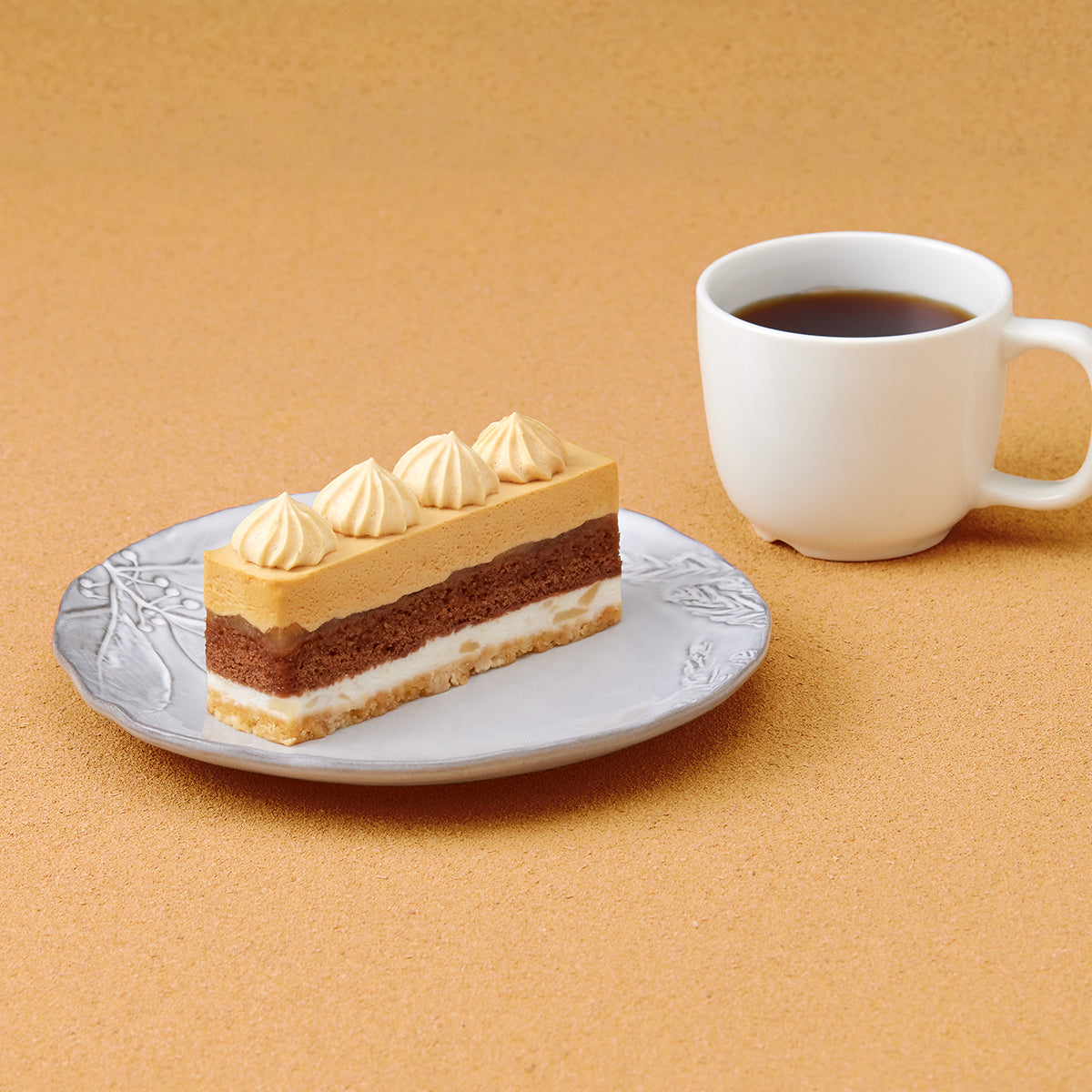 ベルリーベ 洋なし果肉とキャラメルのケーキ 8個