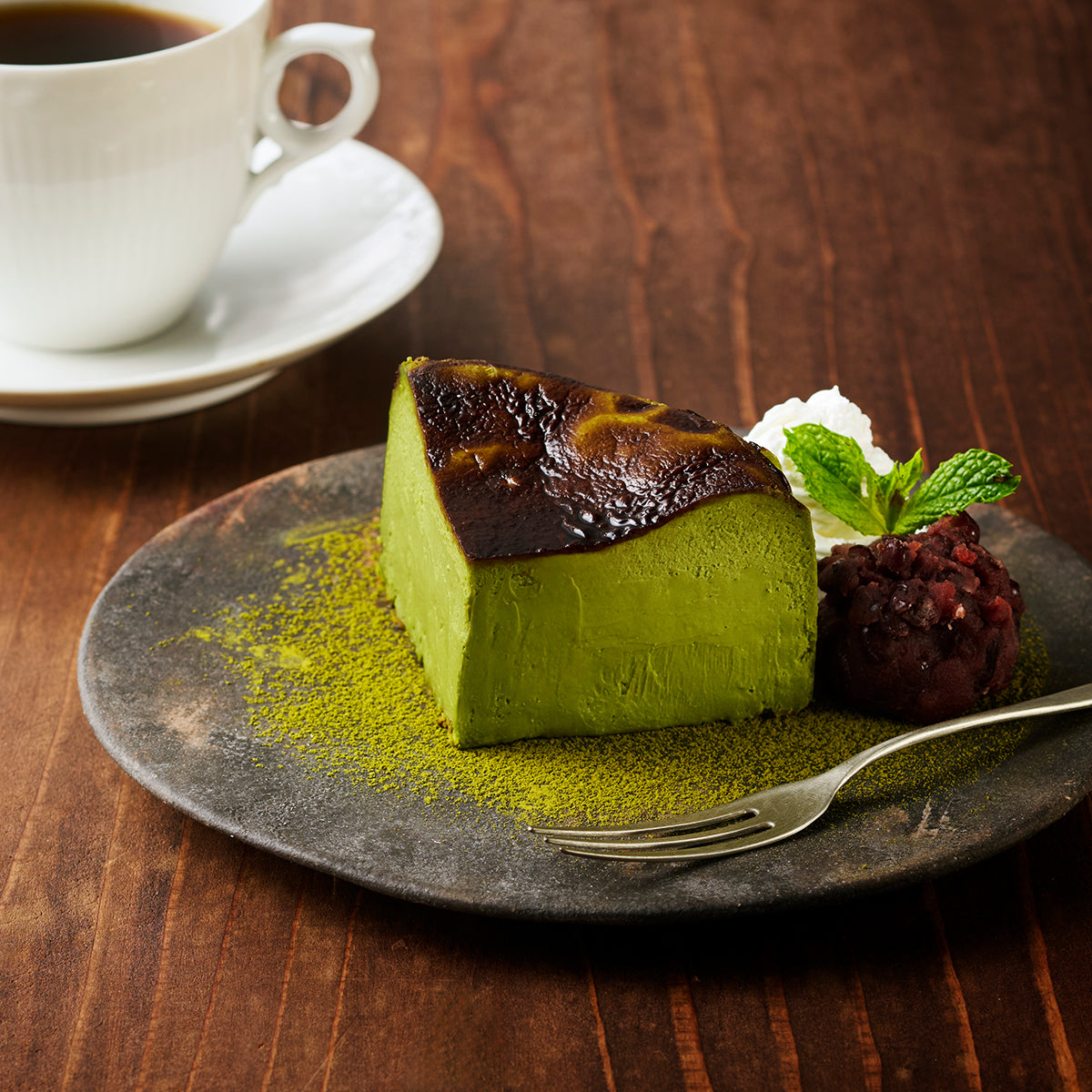 【10月21日発売】ベルリーベ 濃厚なめらか抹茶バスクチーズケーキ 4個 冷凍