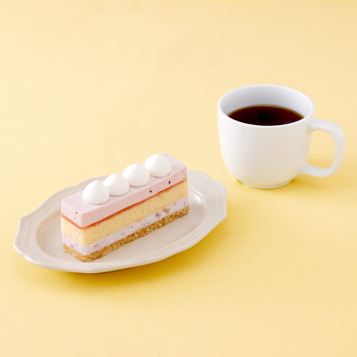 ベルリーベ 白桃とフランボワーズのケーキ 8個 冷凍 | フーヅフリッジ