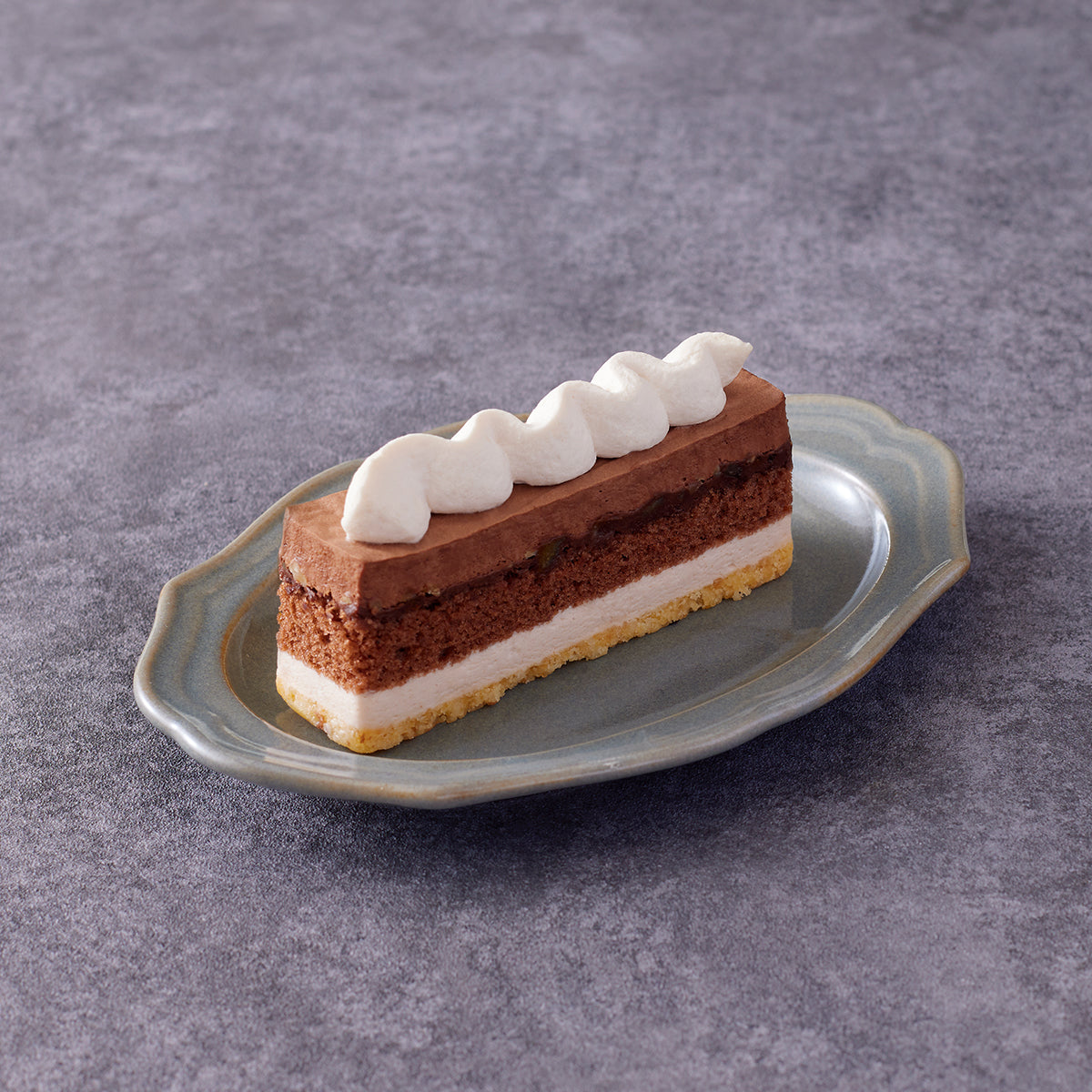 ベルリーベ コーヒー香るチョコとヘーゼルナッツのケーキ 8個 冷凍