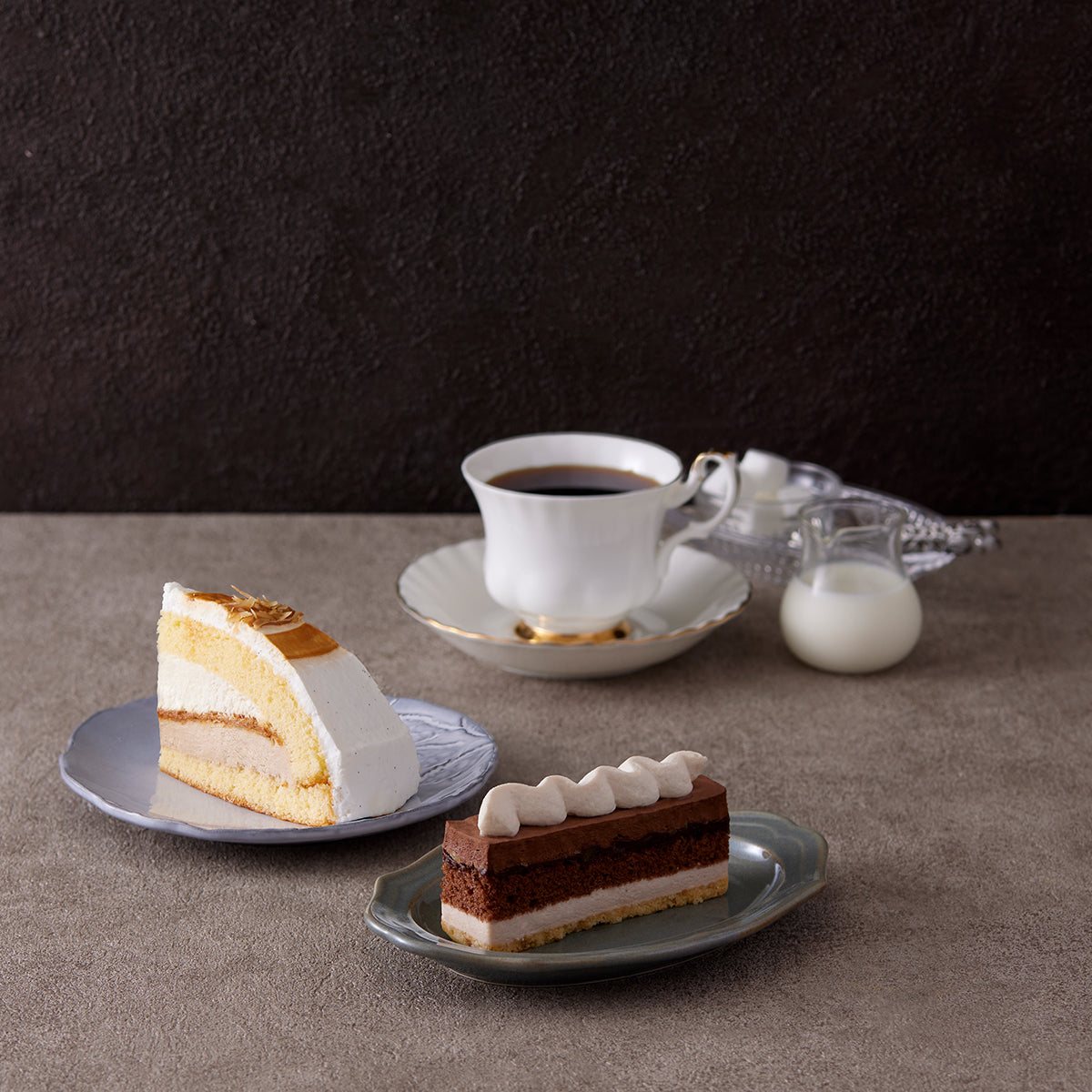 ベルリーベ コーヒー香るチョコとヘーゼルナッツのケーキ 8個 冷凍